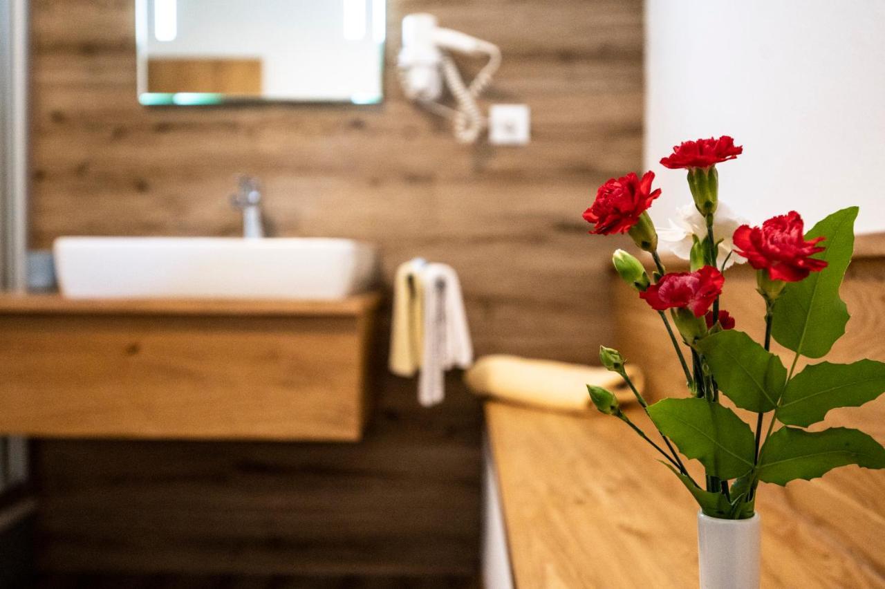 Gastwirtschaft Hold Hotel Monichwald Екстериор снимка
