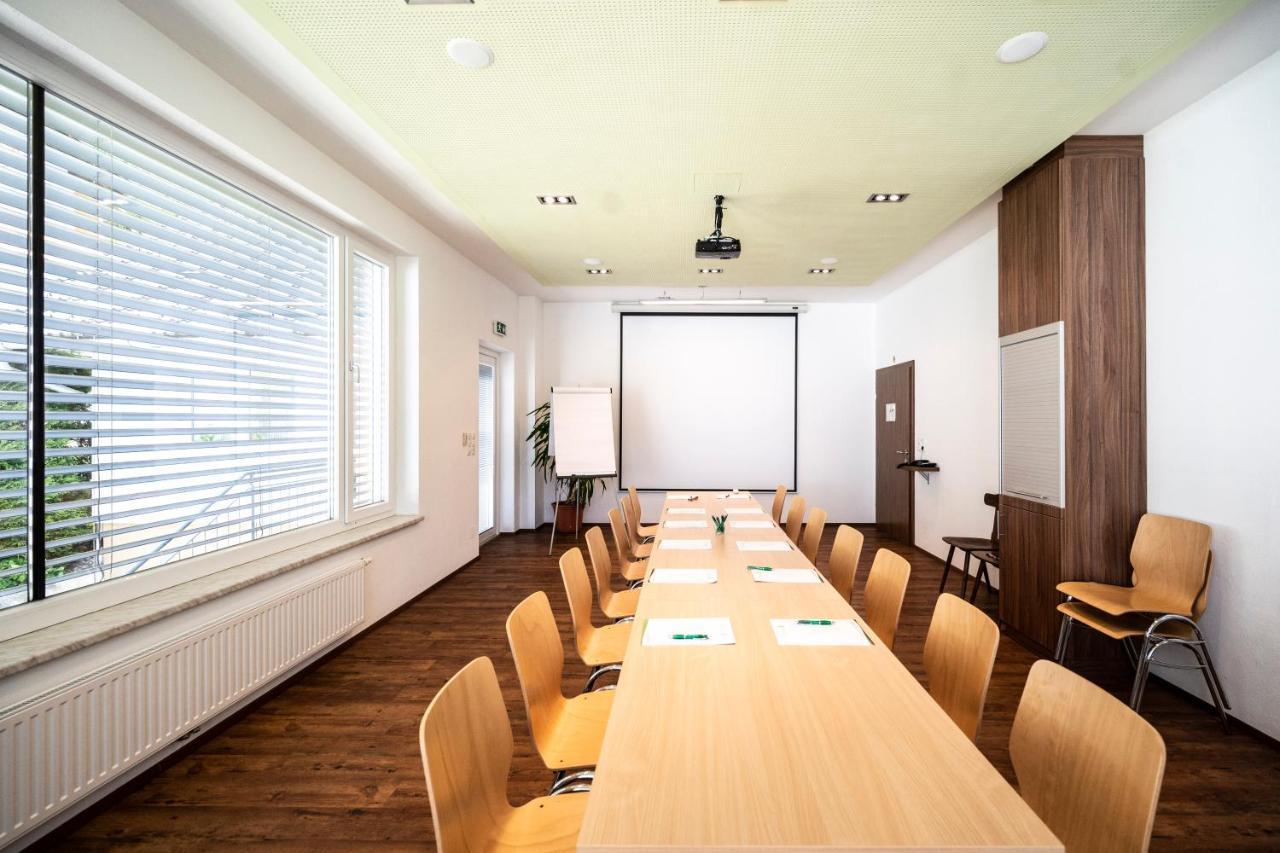 Gastwirtschaft Hold Hotel Monichwald Екстериор снимка