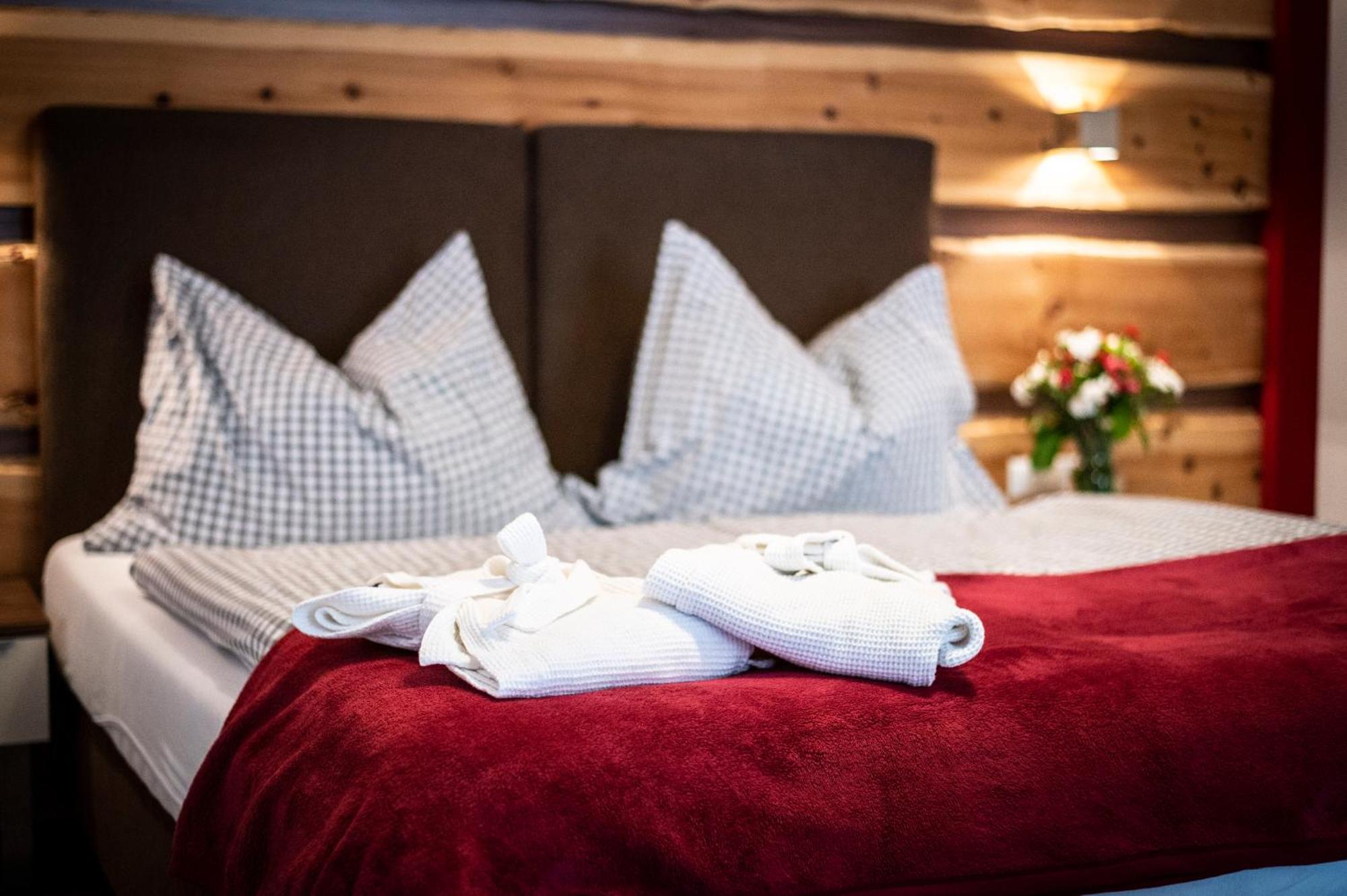 Gastwirtschaft Hold Hotel Monichwald Екстериор снимка