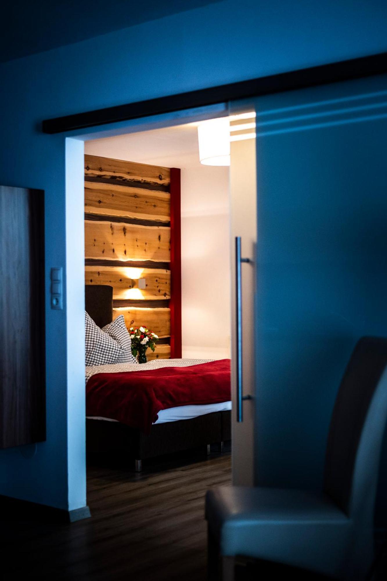 Gastwirtschaft Hold Hotel Monichwald Екстериор снимка