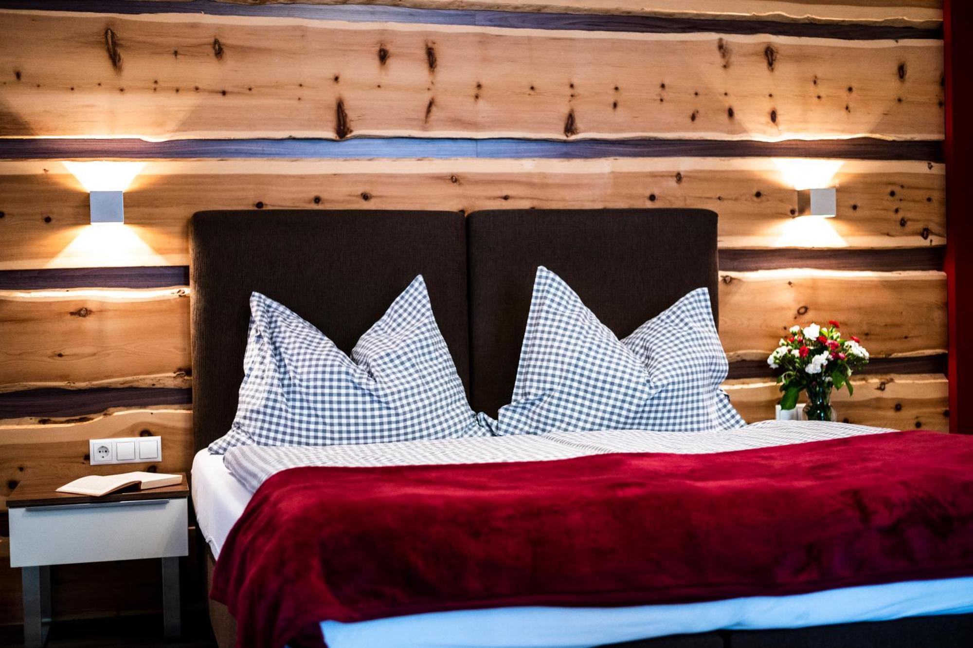 Gastwirtschaft Hold Hotel Monichwald Екстериор снимка